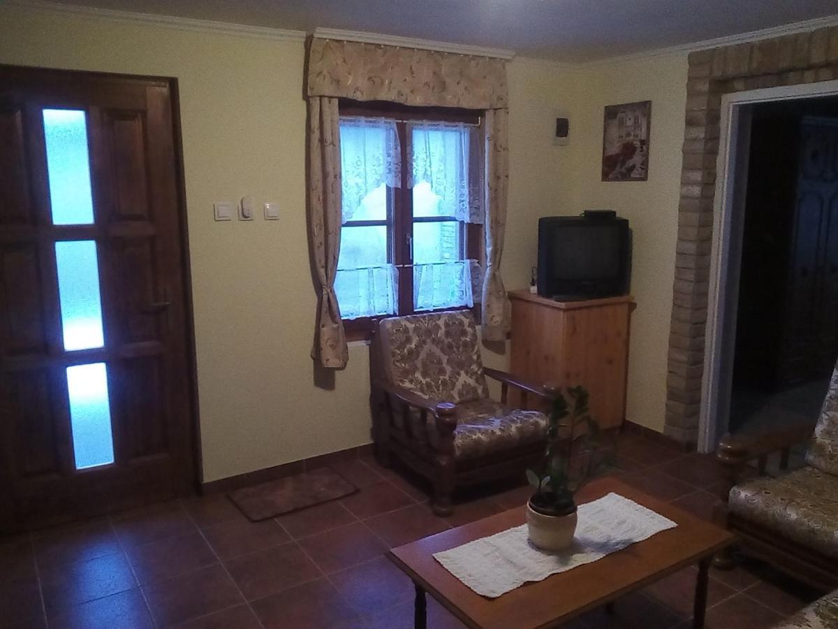 Moezsi Apartman Tolna Exterior foto